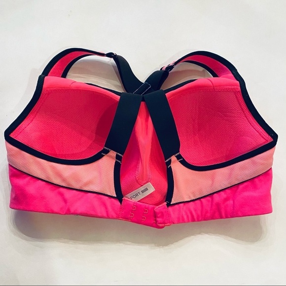 Victoria’s Secret Wireless Sports Bra - Picture 2 of 3